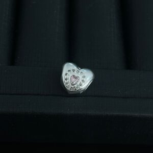 Berloque coração cravejado