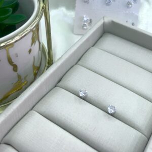 Brinco coração zircônia 5mm