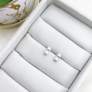 Brinco duas estrelas