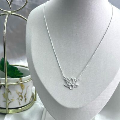 Colar flor de lótus