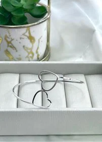 Bracelete regulável coração torto